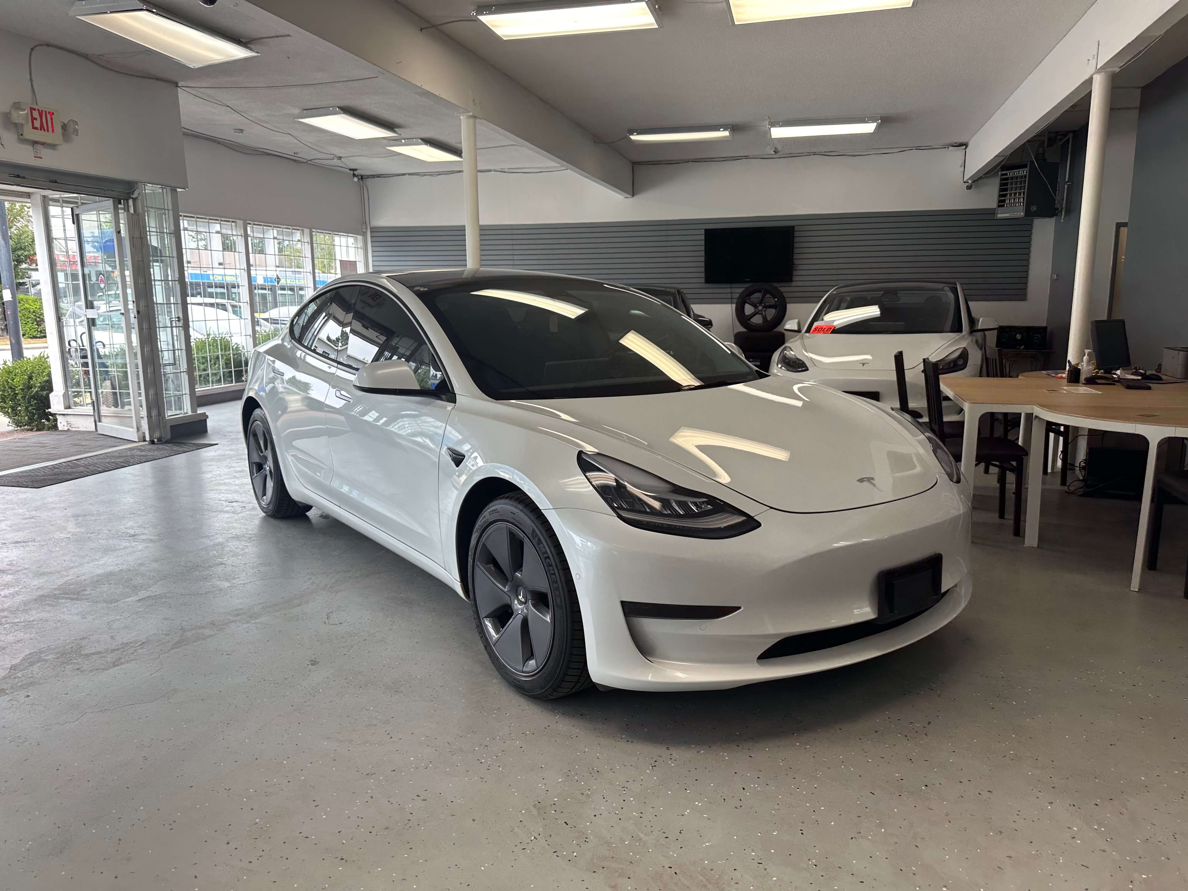 2022 Tesla Model 3 RWD, image 1